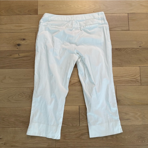 Claudia Ev White Summer Cropped Capri - Picture 2 of 9